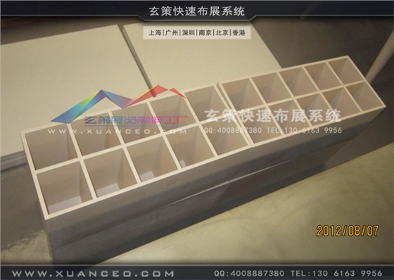 專賣店小方塊衣櫥柜制作 專賣店小方塊衣櫥柜制作