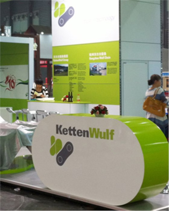 展臺(tái)美工現(xiàn)場(chǎng)安裝